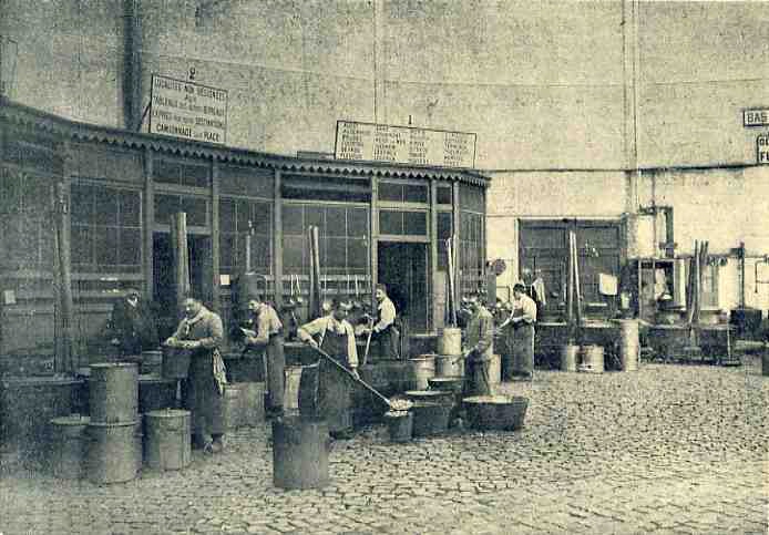 Pr�paration de la soupe populaire au Boulevard du Hainaut.