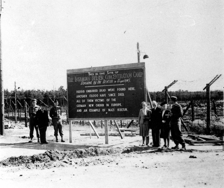 Bergen-Belsen, 1945