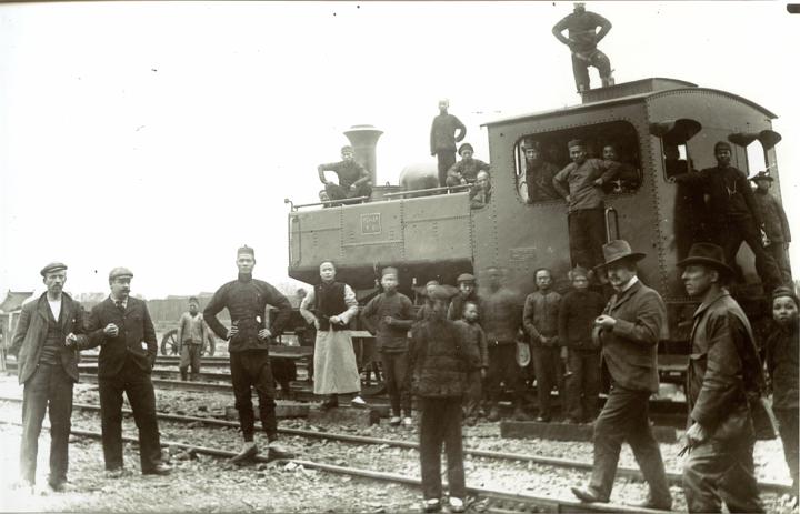 La construction du chemin de fer entre P�kin en Hankou en Chine vers 1904