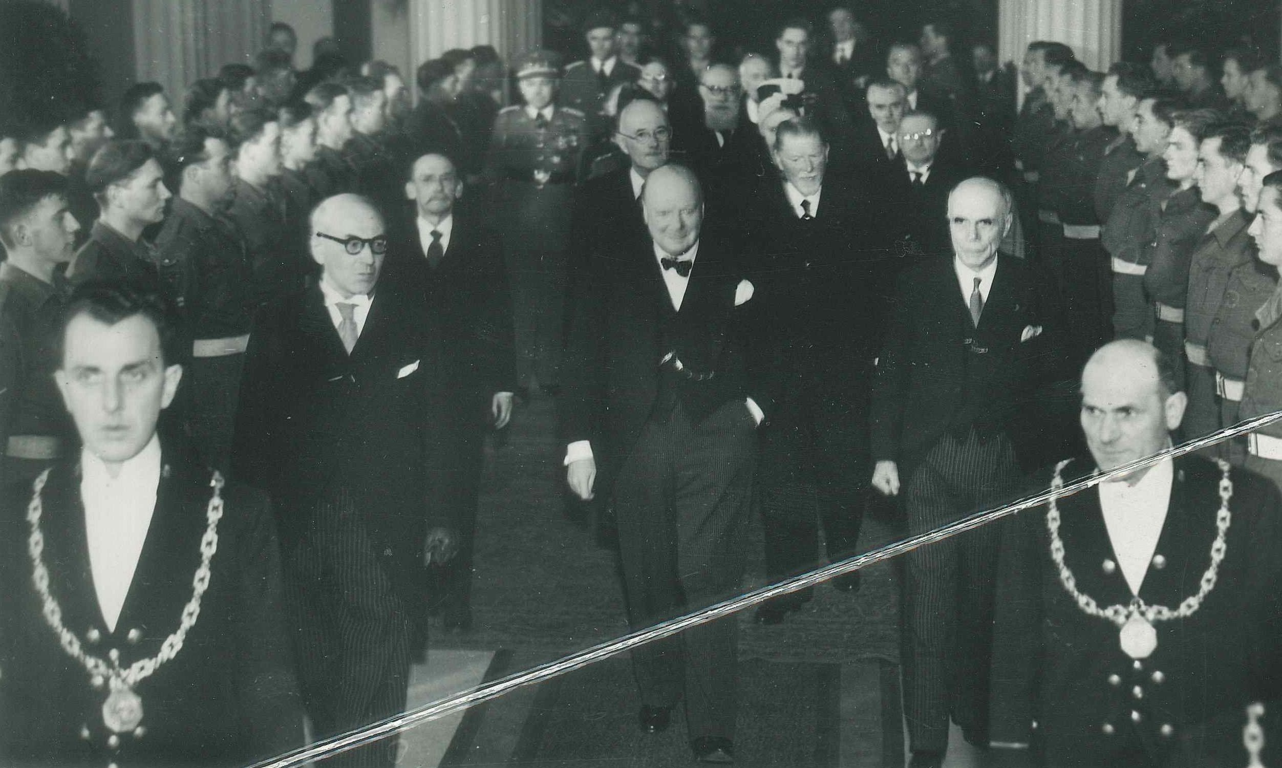 Winston Churchill est re�u solennellement par les Chambres r�unies - Palais de la Nation, 16 novembre 1945