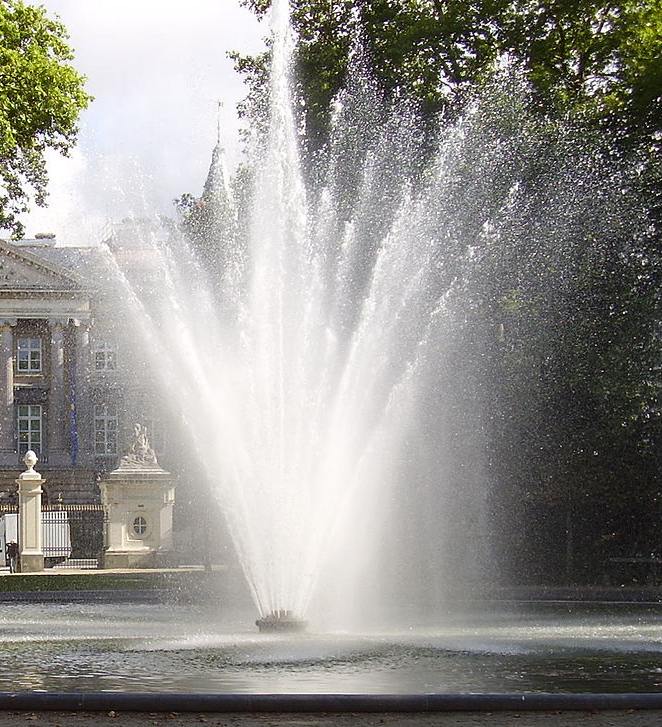 le jet d'eau - Foto Wikimedia, Public Domain