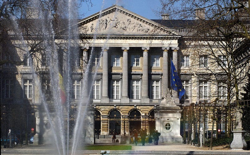 Paleis der Natie en fontein