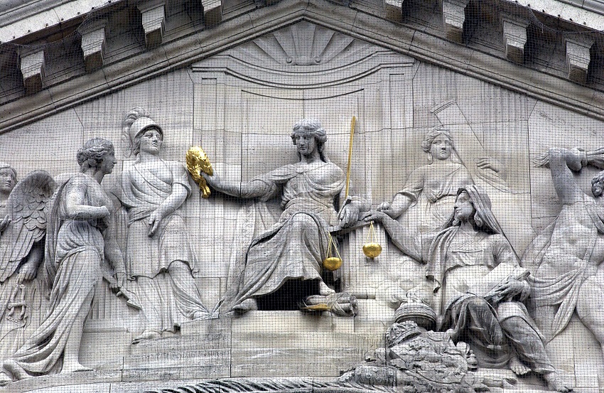 Place de la Nation tympanum