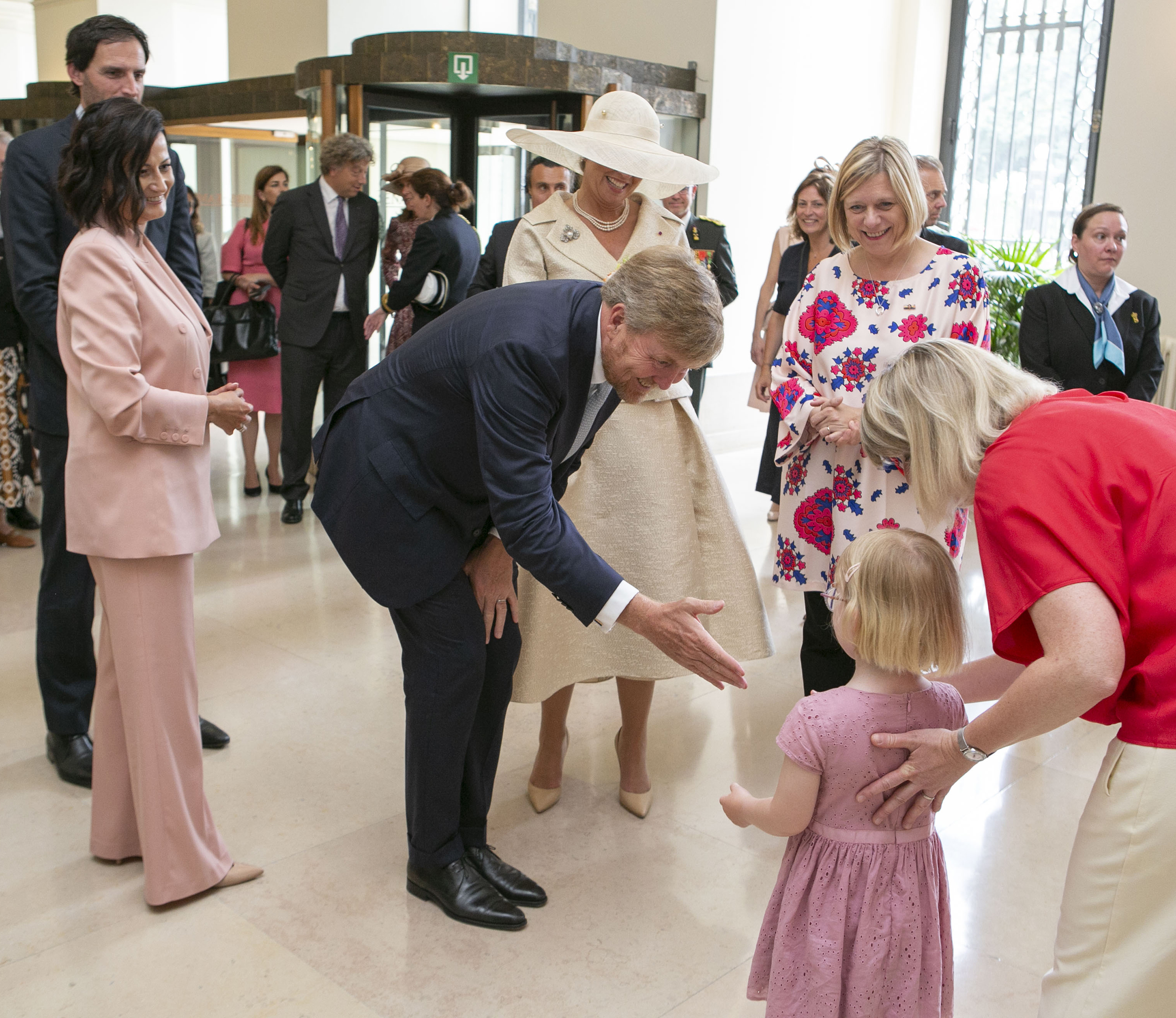  Willem-Alexander en Máxima op bezoek in het parlement