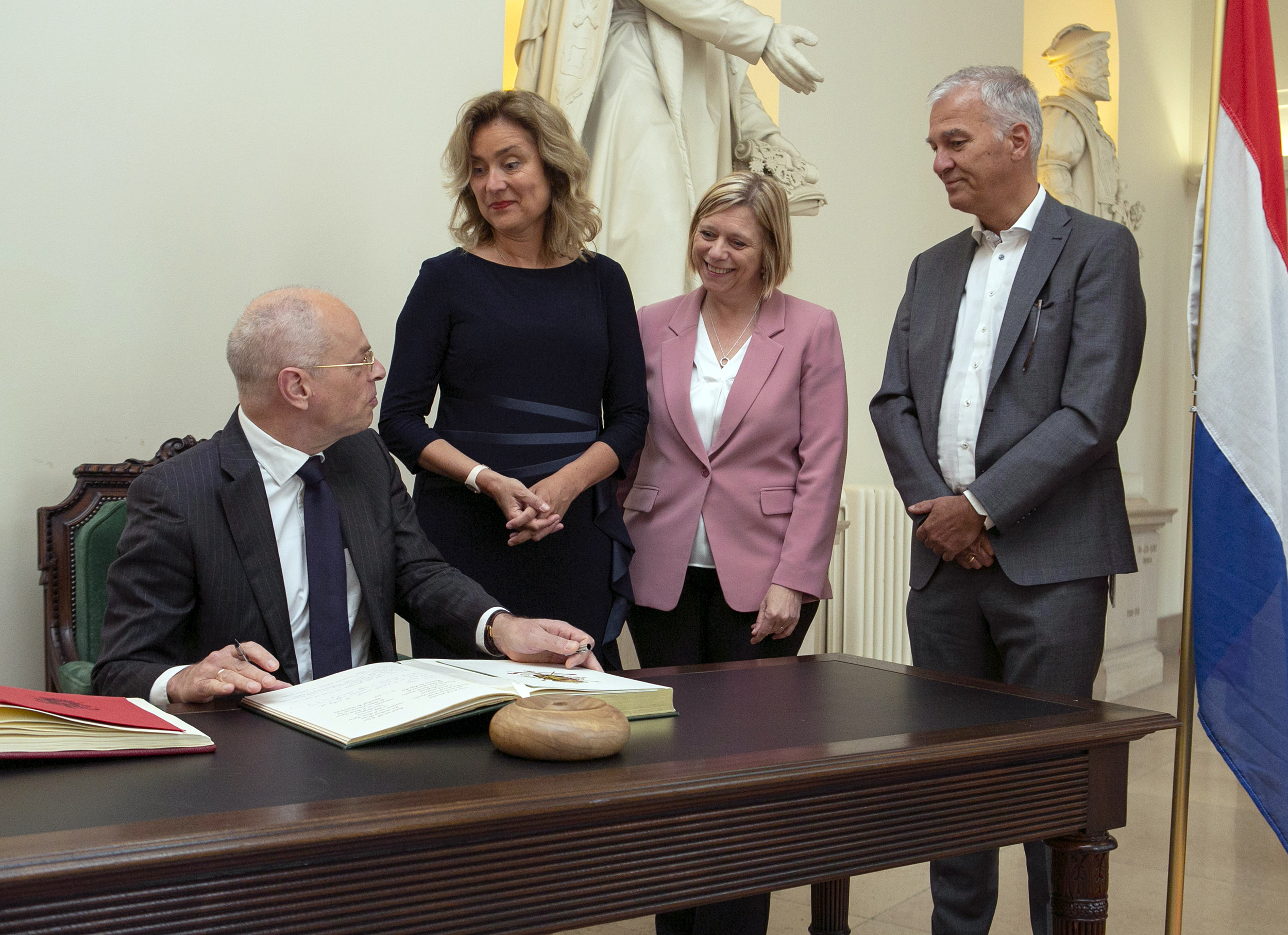 Bezoek van de Voorzitters van de Eerste en Tweede Kamer der Staten-Generaal van Nederland