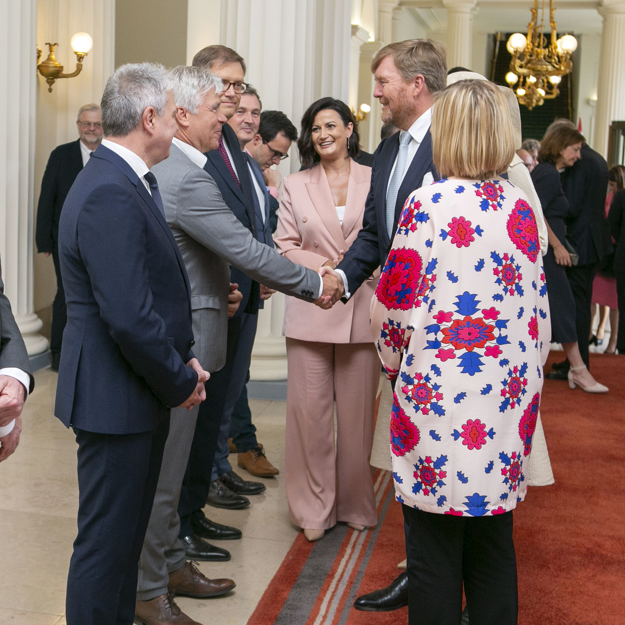  Willem-Alexander en Máxima op bezoek in het parlement